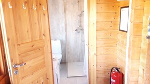 平房, 1 間臥室 (3) | 浴室 | 淋浴設備、吹風機、毛巾、肥皂