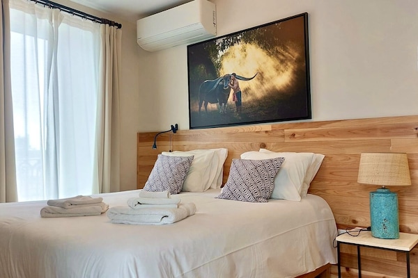 Quarto casal ou duplo, banheiro privativo | Espaço de trabalho para notebook, Wi-Fi de cortesia, roupa de cama