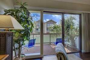 Apartment, Mehrere Betten (Our House at the Beach Lakeside) | Wohnzimmer