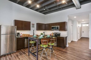 Dining - Stunning Huge Vintage Loft Minutes From Downtown (Detroit)