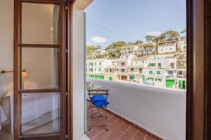Interior - Puerto Cala Figuera by dracmallorca (Cala Figuera)