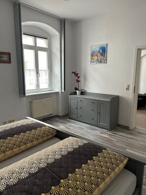 2 Schlafzimmer, Bügeleisen/Bügelbrett, Reisekinderbett, kostenloses WLAN