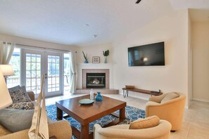 House, Multiple Beds (Siesta Key Home) | Living room - Siesta Key Home (Siesta Key)