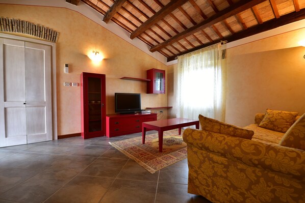 Télévision, cheminée