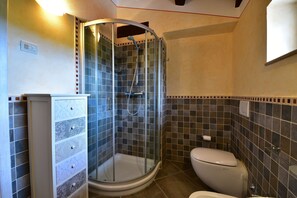 Shower, bidet, towels, soap - Attic apartment "Red" with private terrace olive garden view (Vilanija)