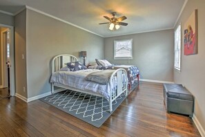 2 bedrooms, iron/ironing board, WiFi, bed sheets - Greensboro Revolution Mills Urban Getaway (Greensboro)