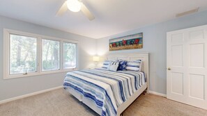 3 bedrooms, iron/ironing board, internet, bed sheets