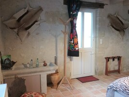 Double Room | Egyptian cotton sheets, premium bedding, individually decorated