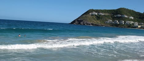 Accommodatie ligt op het strand, strandlakens