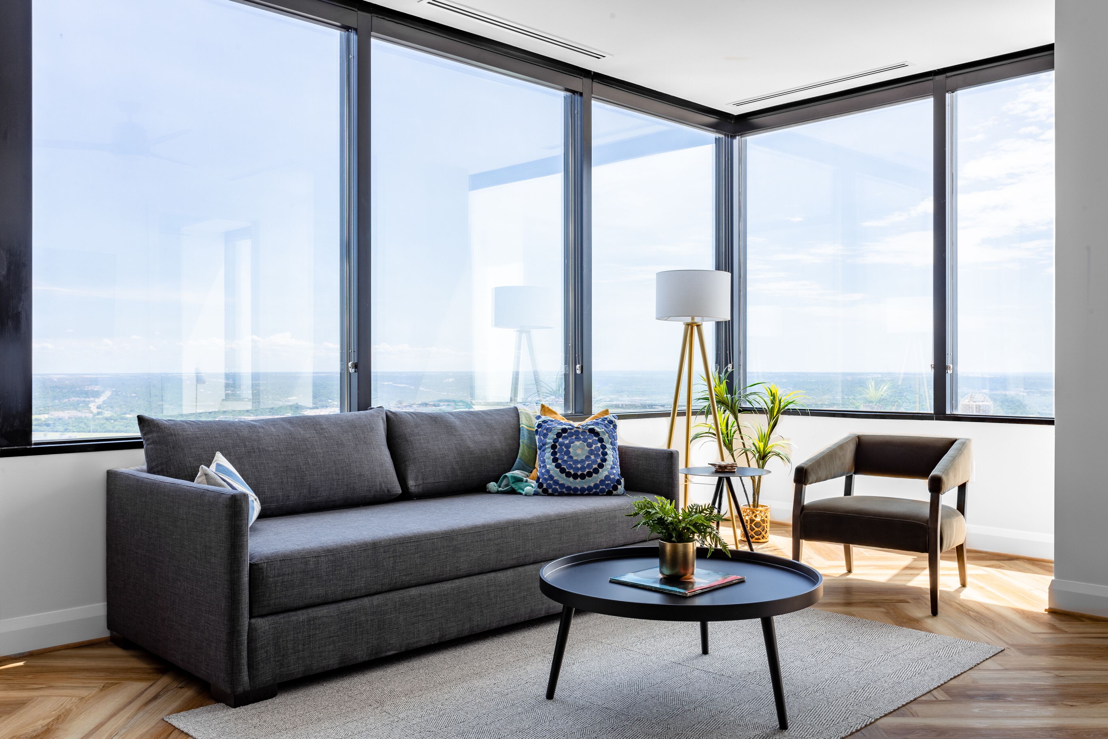 Una televisión de pantalla plana