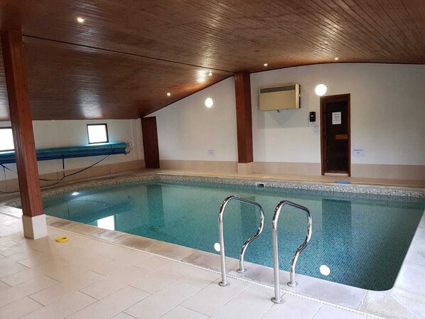 Piscine intérieure, piscine chauffée