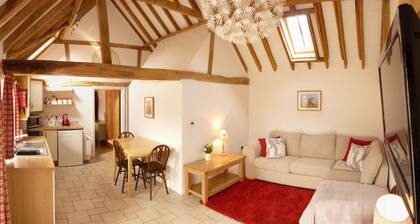 Apple Pye - Converted Barn In An Attractive Courtyard On Our Family Stockfarm