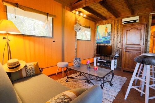 GITE LA PINE FOREST WITH PRIVATE POOL ABOVE GROUND