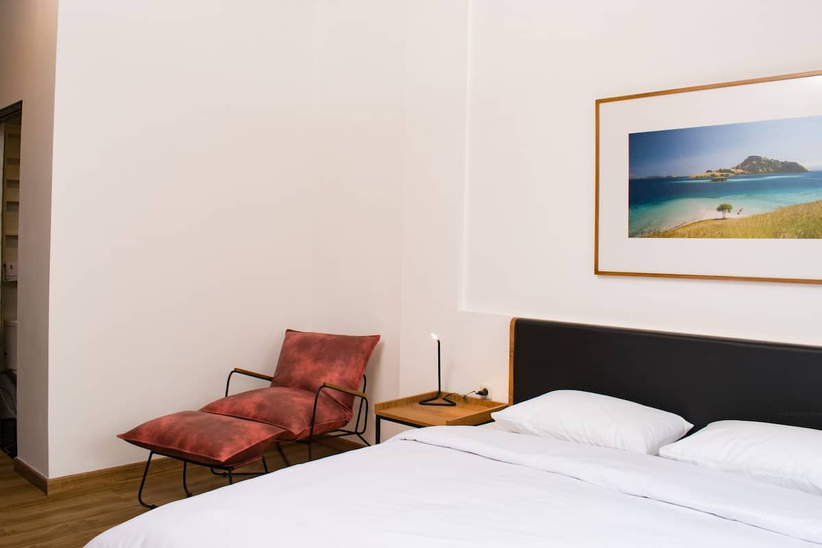 Camera Executive, 1 letto king | 1 camera, una scrivania, postazione laptop, Wi-Fi gratuito