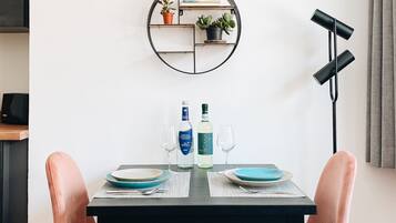 Makan di kamar
