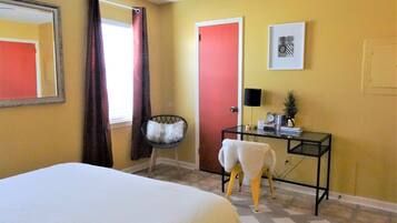 1 bedroom, desk, iron/ironing board, WiFi