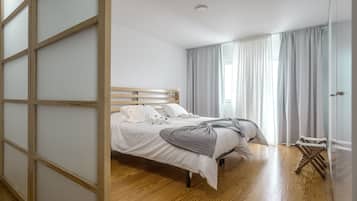 2 bedrooms, WiFi, bed sheets