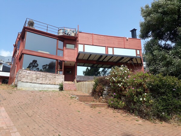 Fachada de la propiedad