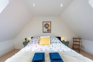 3 slaapkamers, een strijkplank/strijkijzer, reisbedje, wifi