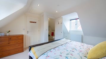 3 chambres, fer et planche Ă repasser, lit parapluie, Wi-Fi