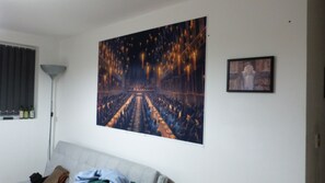 Classic-Apartment, Mehrere Betten, Gartenblick | Wohnbereich | Flachbildfernseher