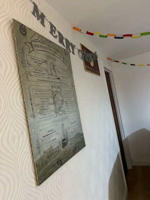 Classic Apartment, Multiple Beds, Garden View | 3 bedrooms, premium bedding, memory foam beds, individually decorated - Spinners End (Watford)