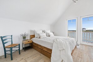 2 bedrooms, desk, iron/ironing board, travel cot - Vacation home "Emily" directly on the water with steam sauna, bathtub and south-facing terrace (Olpenitz)