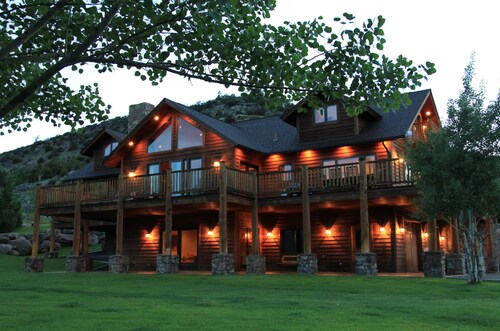 Elk Run Ranch…Come enjoy the breath taking views of Paradise Valley & YNP