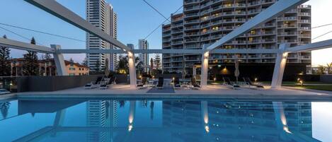 Outdoor pool, a heated pool