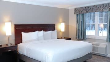 Comfort Room, 1 King Bed | 1 bedroom, premium bedding, iron/ironing board, free WiFi