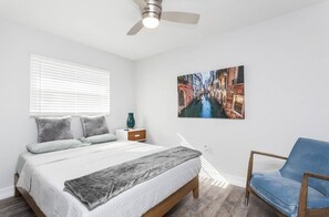 3 bedrooms, iron/ironing board, free WiFi, bed sheets - THE OLIVIA by EVRH (Altamonte Springs)