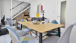 Apartment, 2 Bedrooms (Stormtrooper) | Living room - The Red Jedi (Lisbon)