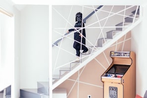 Appartement, 2 chambres (Stormtrooper) | Salle de séjour | Télévision à écran plat de 42 pouces avec chaînes par câble, télévision