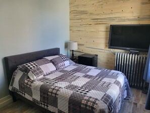 1 غرفة نوم ومكتب وواي فاي وملاءات أسرّة