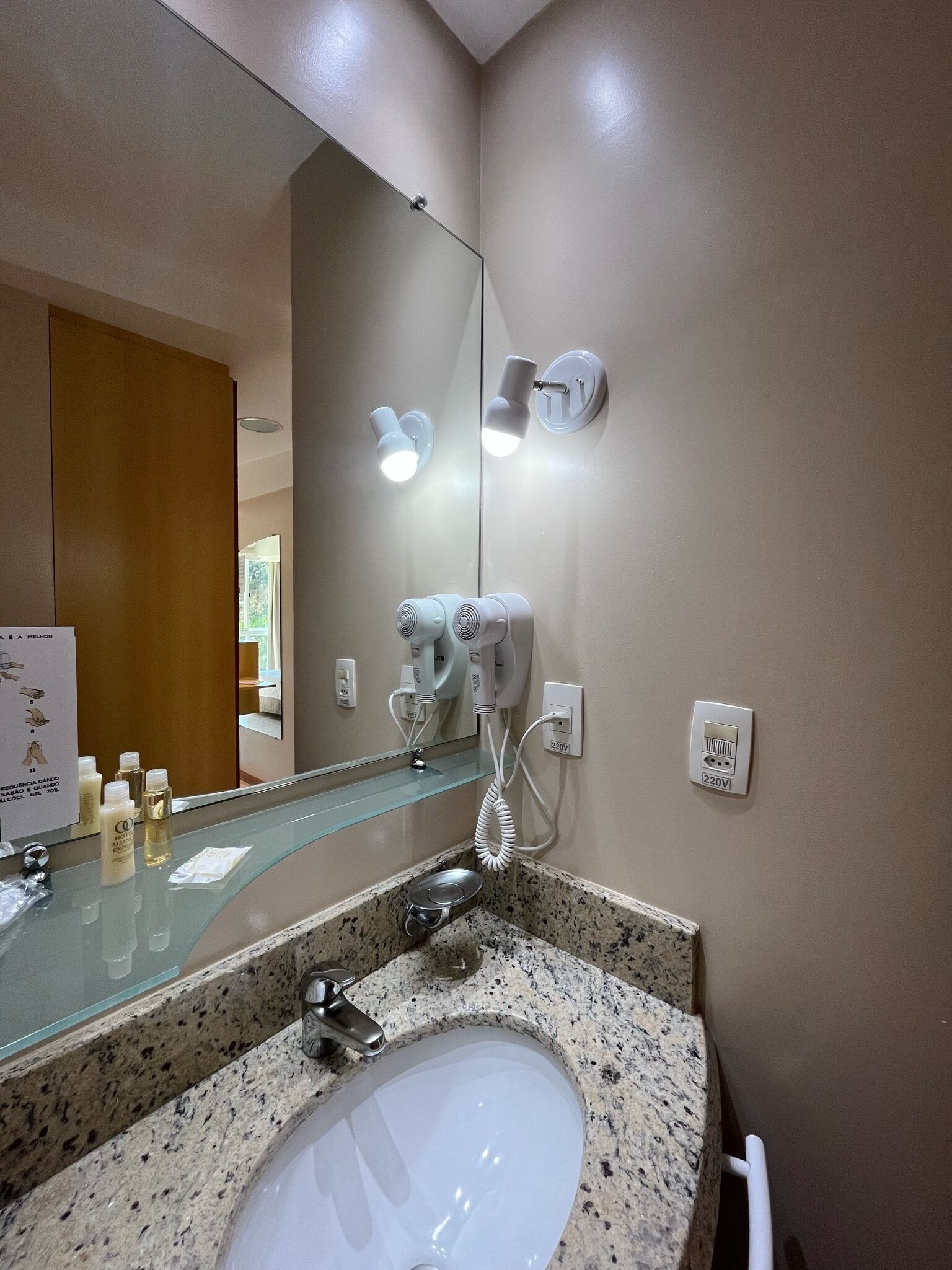 minibar, free wifi, bed sheets, wheelchair access