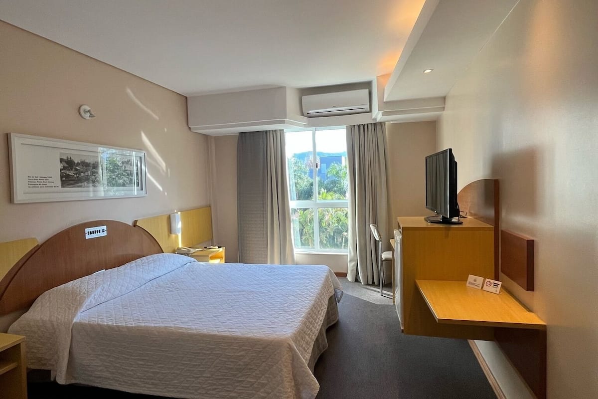 deluxe double room | minibar, free wifi, bed sheets, wheelchair access