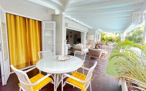 Outdoor dining - Villa à Saint François G041B - 3 chambres piscine (Saint-Francois)