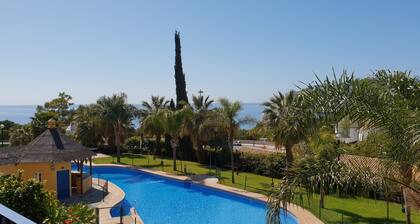 LUXURY APARTMENT IN FIRST LINE OF THE BEACH, WITH PRIVILEGED VIEWS TO THE SEA, TERRACE