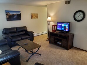 Smart TV, videojuegos, reproductor de DVD y libros