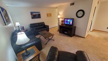 Smart-TV, Videospiele, DVD-Player, Bücher