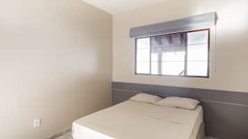 Minibar, escritorio, wifi gratis y ropa de cama