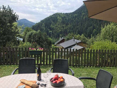 Bel emplacement dans le magnifique parc national des Bauges, Alpes françaises. Randonnée à vélo