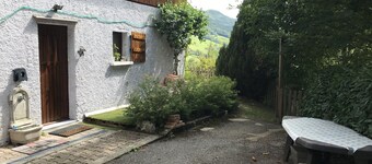 Splendida posizione nello splendido Parco Nazionale Bauges, Alpi francesi. Escursione con le piste da sci