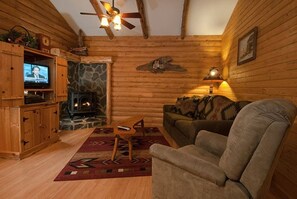 TV, fireplace, DVD player - Creekside Cabin with covered porch only 3 miles from downtown Bryson City! (Bryson City)