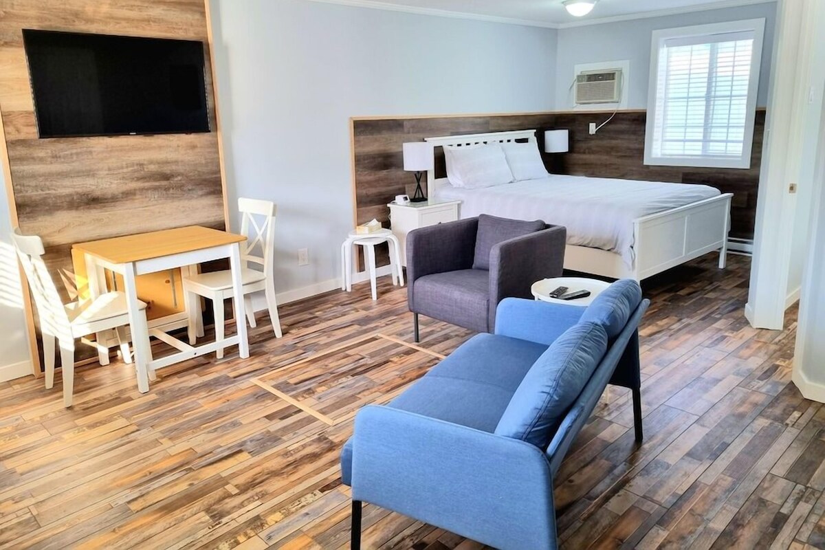 Espacio para trabajar con laptop y wifi gratis 