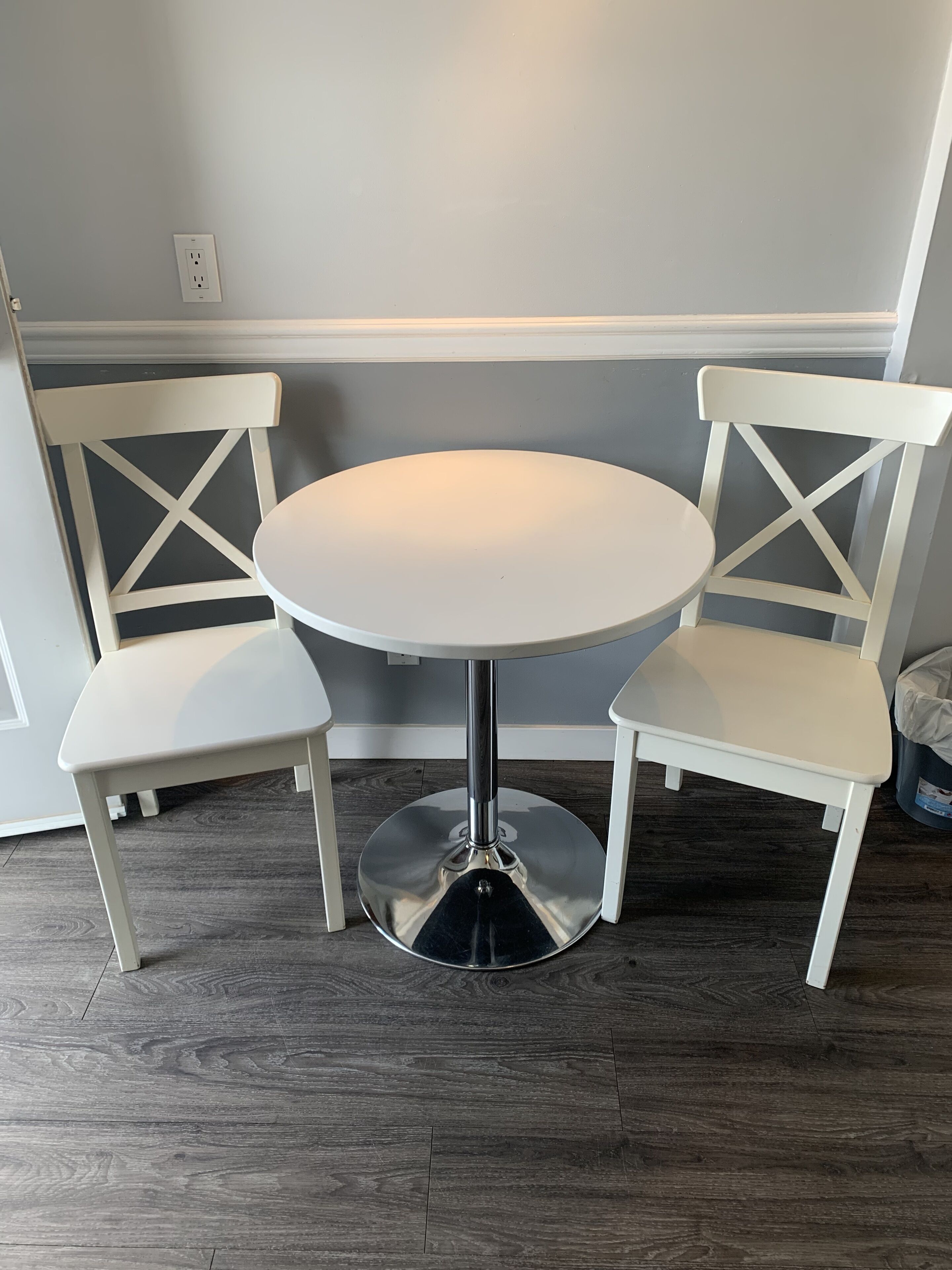 double room, 2 queen beds | living area | 43-inch led tv with cable channels, tv