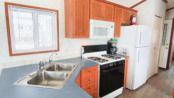 Chalet rustique familial, 3 chambres | Cuisinette privée | Cafetière-théière, bouilloire électrique
