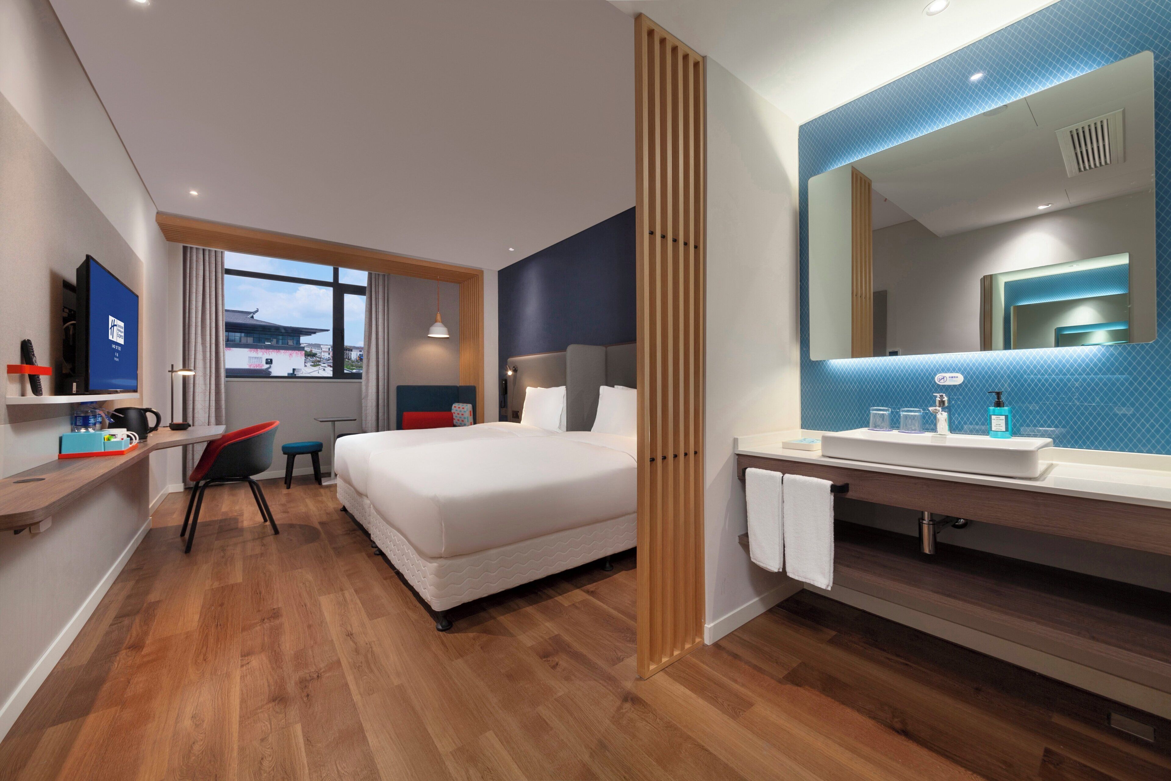 Standard Room, 2 Twin Beds | In-room safe, desk, soundproofing, iron/ironing board