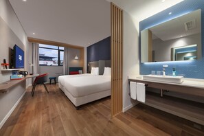 Standardzimmer, 2 Einzelbetten | Zimmersafe, Schreibtisch, schallisolierte Zimmer, Bügeleisen/Bügelbrett