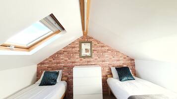 3 bedrooms, iron/ironing board, travel cot, free WiFi